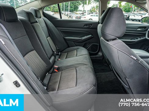 Used 2025 Nissan Altima 2.5 SV FWD image 23