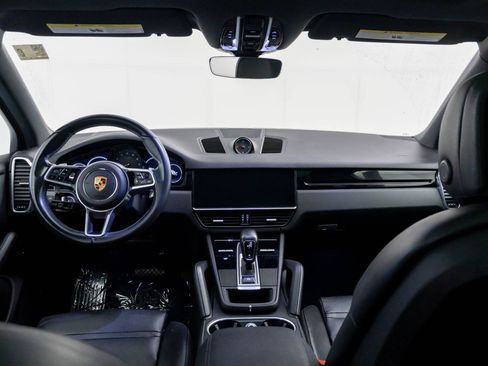 Certified 2023 Porsche Cayenne AWD/4WD image 11