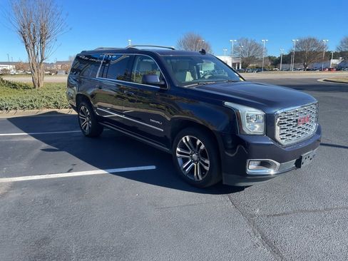 Used 2019 GMC Yukon XL Denali w/ Denali Ultimate Package image 3