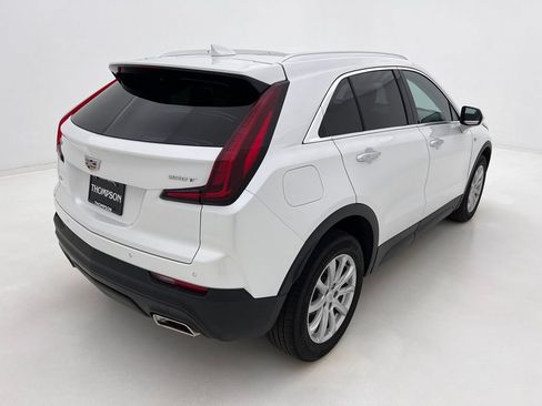 Used 2022 Cadillac XT4 Luxury w/ Cold Weather Package AWD/4WD image 7