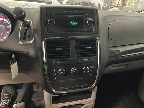 Used 2011 Dodge Grand Caravan C/V image 9