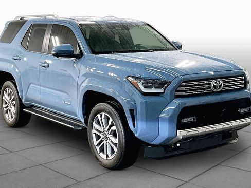 Used 2025 Toyota 4Runner Limited AWD/4WD image 3