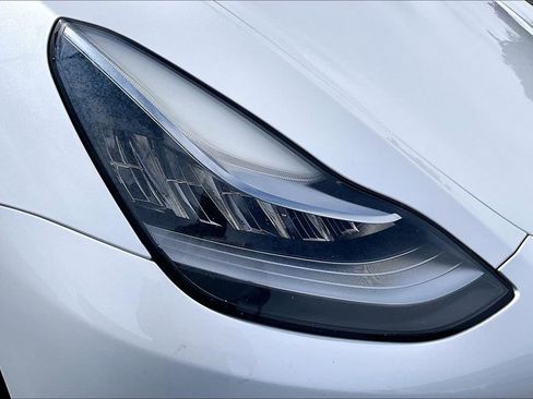 Used 2021 Tesla Model Y Long Range AWD/4WD image 28