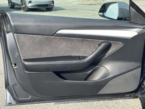 Used 2022 Tesla Model 3 Standard Range image 13