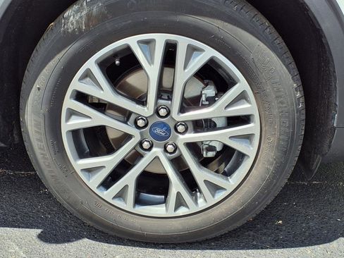 Certified 2022 Ford Escape SEL w/ Technology Package image 19