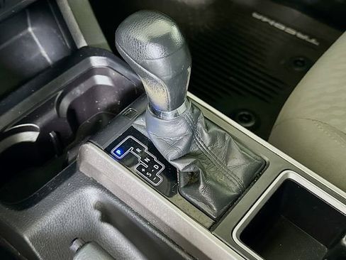 Used 2020 Toyota Tacoma SR5 image 18