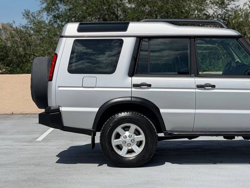 Used 2004 Land Rover Discovery S AWD/4WD image 16