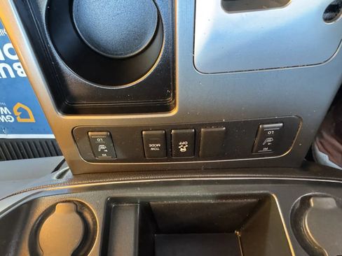 Used 2015 Nissan Armada SL AWD/4WD image 20