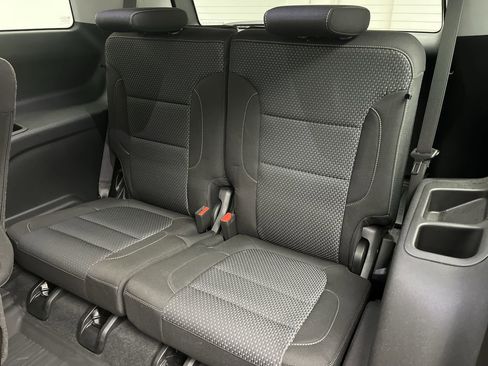 Certified 2023 GMC Acadia SLE w/ Driver Convenience Package image 13