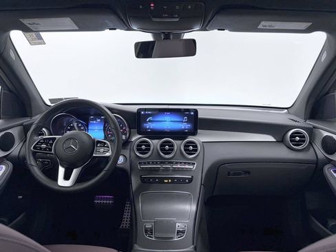 Used 2021 Mercedes-Benz GLC 300 4MATIC image 3