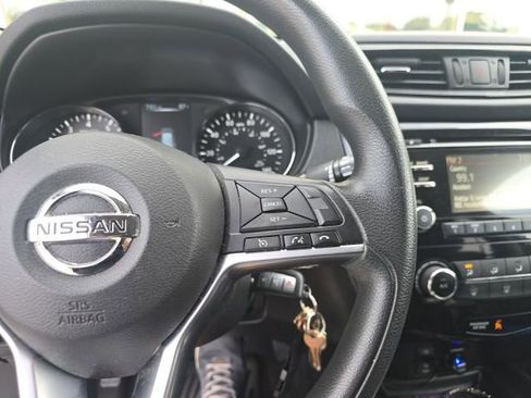 Used 2017 Nissan Rogue S w/ S Appearance Package FWD image 16
