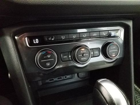 Used 2020 Volkswagen Tiguan SEL Premium R-Line w/ 3rd Row Seat Package AWD/4WD image 7