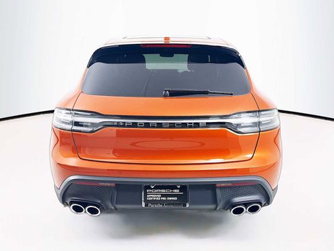 Certified 2025 Porsche Macan AWD/4WD image 10