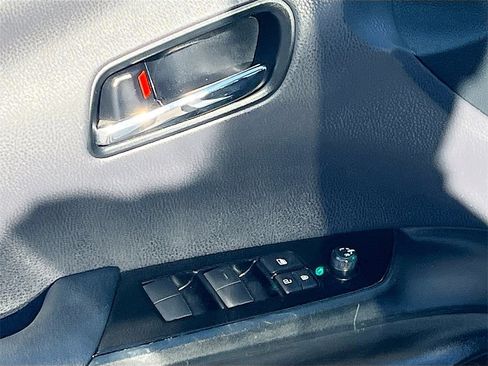 Used 2022 Toyota Prius Prime XLE image 18