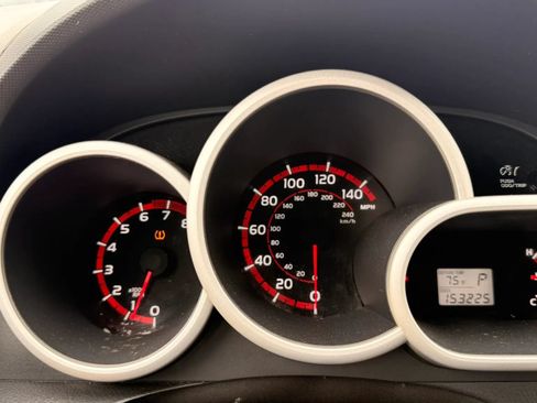 Used 2009 Pontiac Vibe AWD w/ Sun And Sound Package image 19