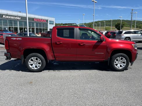 Used 2021 Chevrolet Colorado LT w/ LT Convenience Package AWD/4WD image 2