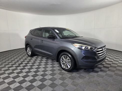 Used 2018 Hyundai Tucson SE w/ Cargo Package FWD image 2
