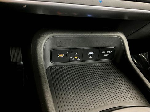 Used 2025 Hyundai Kona SEL AWD/4WD image 16