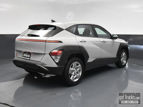 Used 2025 Hyundai Kona SE FWD image 44