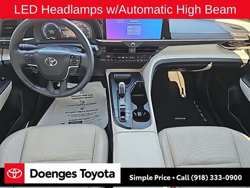 Used 2023 Toyota Crown Limited image 15