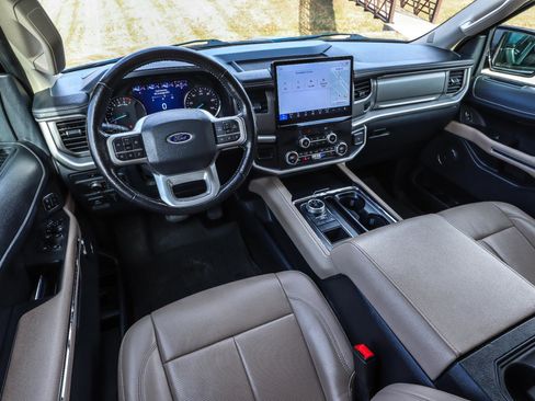 Used 2022 Ford Expedition Max XLT image 25