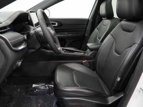 Certified 2023 Jeep Compass High Altitude w/ Driver Assist Group I image 18