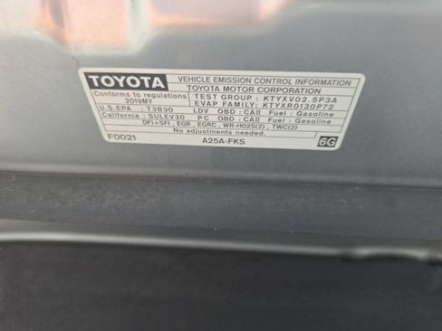 Used 2019 Toyota Camry LE FWD image 10