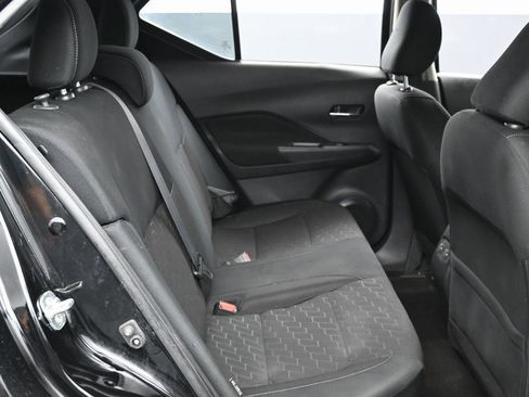 Used 2023 Nissan Kicks SV image 30