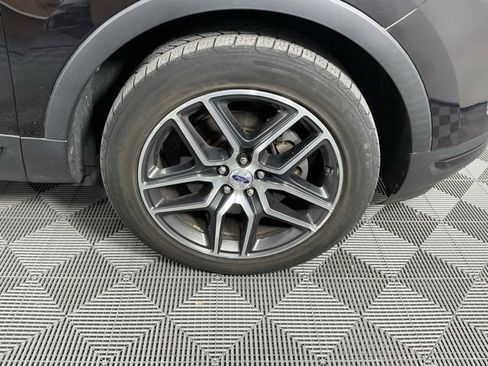 Used 2019 Ford Explorer Sport w/ Equipment Group 401A AWD/4WD image 16