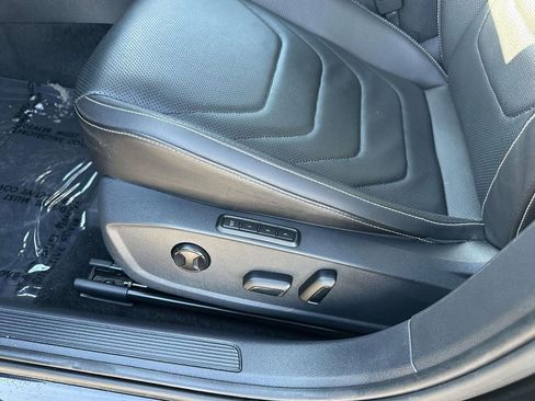 Certified 2022 Volkswagen Jetta SEL image 21