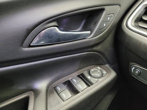 Used 2020 Chevrolet Equinox LT image 27