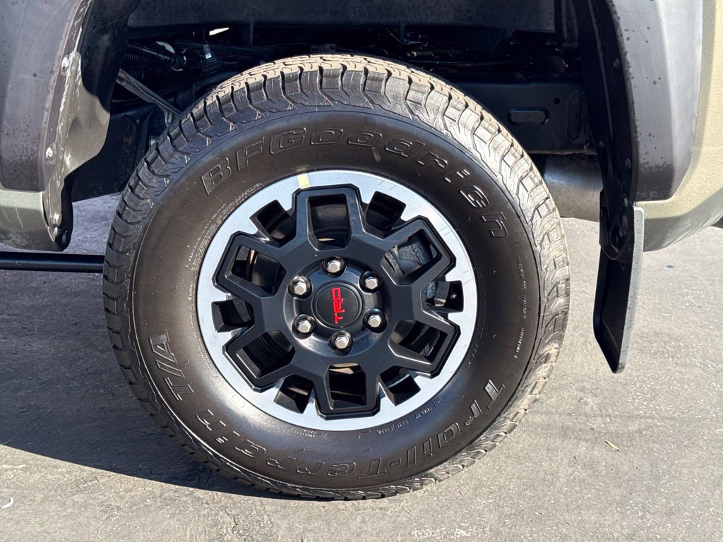 Used 2024 Toyota Tacoma TRD Off-Road w/ TRD Off Road Premium Package AWD/4WD image 16