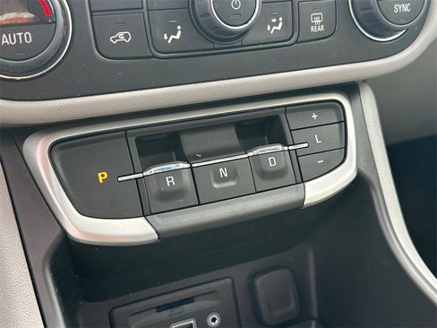 Used 2023 GMC Terrain SLT w/ Tech Package image 31