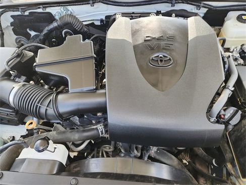 Used 2021 Toyota Tacoma TRD Off-Road image 30