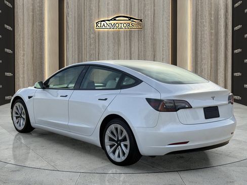 Used 2023 Tesla Model 3 Standard Range image 5