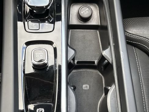 Used 2023 Volvo XC60 B5 Ultimate w/ Climate Package FWD image 30