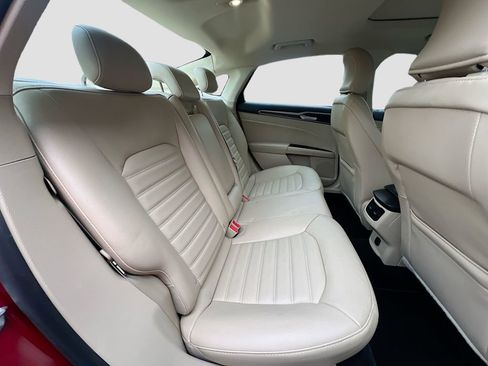 Used 2015 Ford Fusion SE w/ Equipment Group 202A image 23