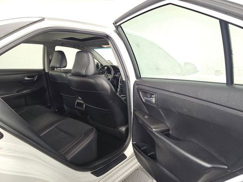 Used 2017 Toyota Camry SE image 14