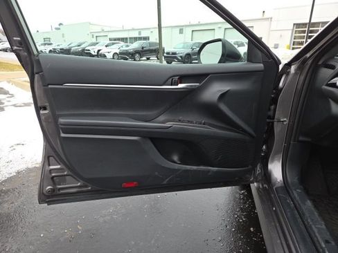 Used 2023 Toyota Camry LE image 9