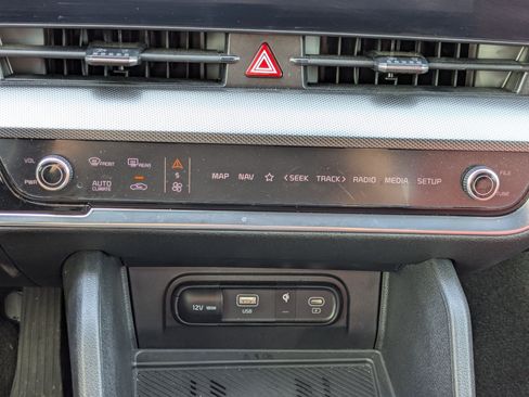 Certified 2024 Kia Sportage SX AWD/4WD image 24