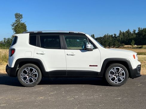Used 2015 Jeep Renegade Limited image 3