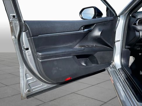 Used 2022 Toyota Camry SE FWD image 20