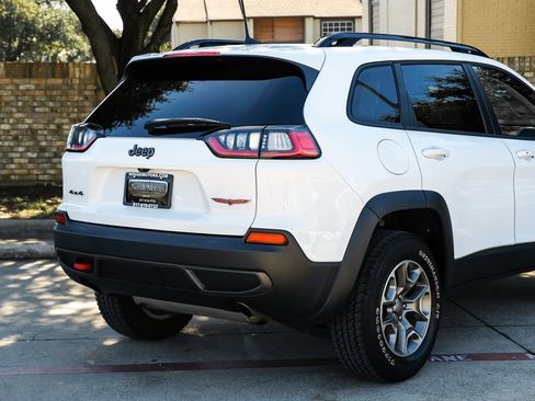 Used 2022 Jeep Cherokee Trailhawk w/ Premium Leather Package image 16