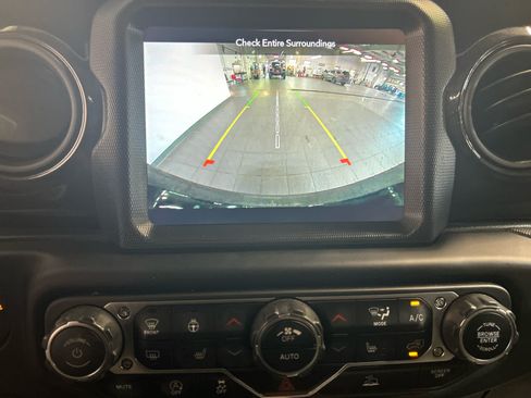 Used 2023 Jeep Wrangler Unlimited Sport AWD/4WD image 5