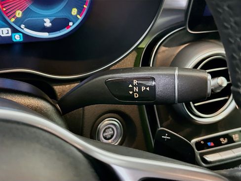 Used 2022 Mercedes-Benz GLC 300 image 24