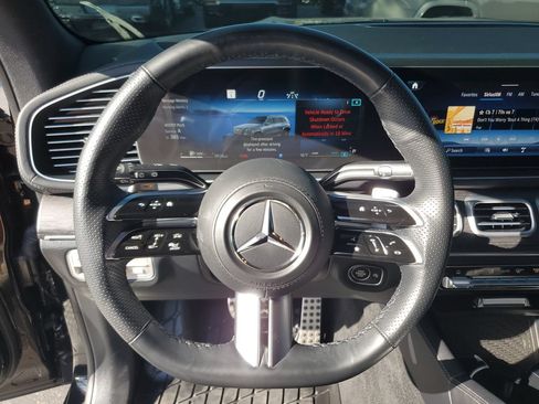 Used 2025 Mercedes-Benz GLS 450 4MATIC image 21