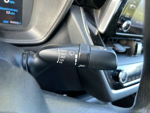 Used 2021 Toyota Corolla LE FWD image 18