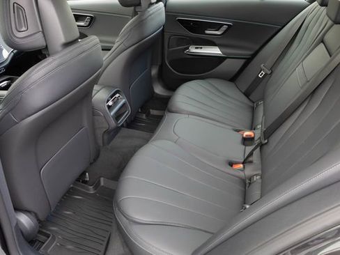 New 2026 Mercedes-Benz E 350 4MATIC Sedan image 17