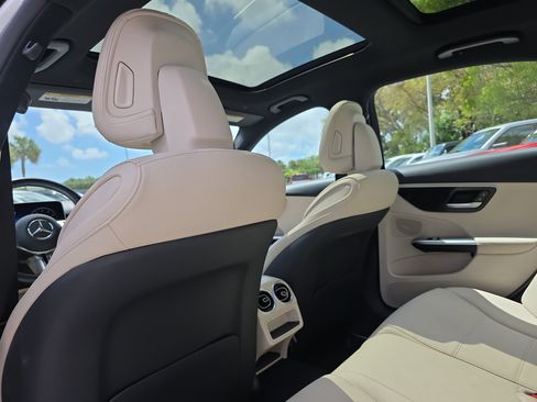 Used 2025 Mercedes-Benz C 300 Sedan image 16