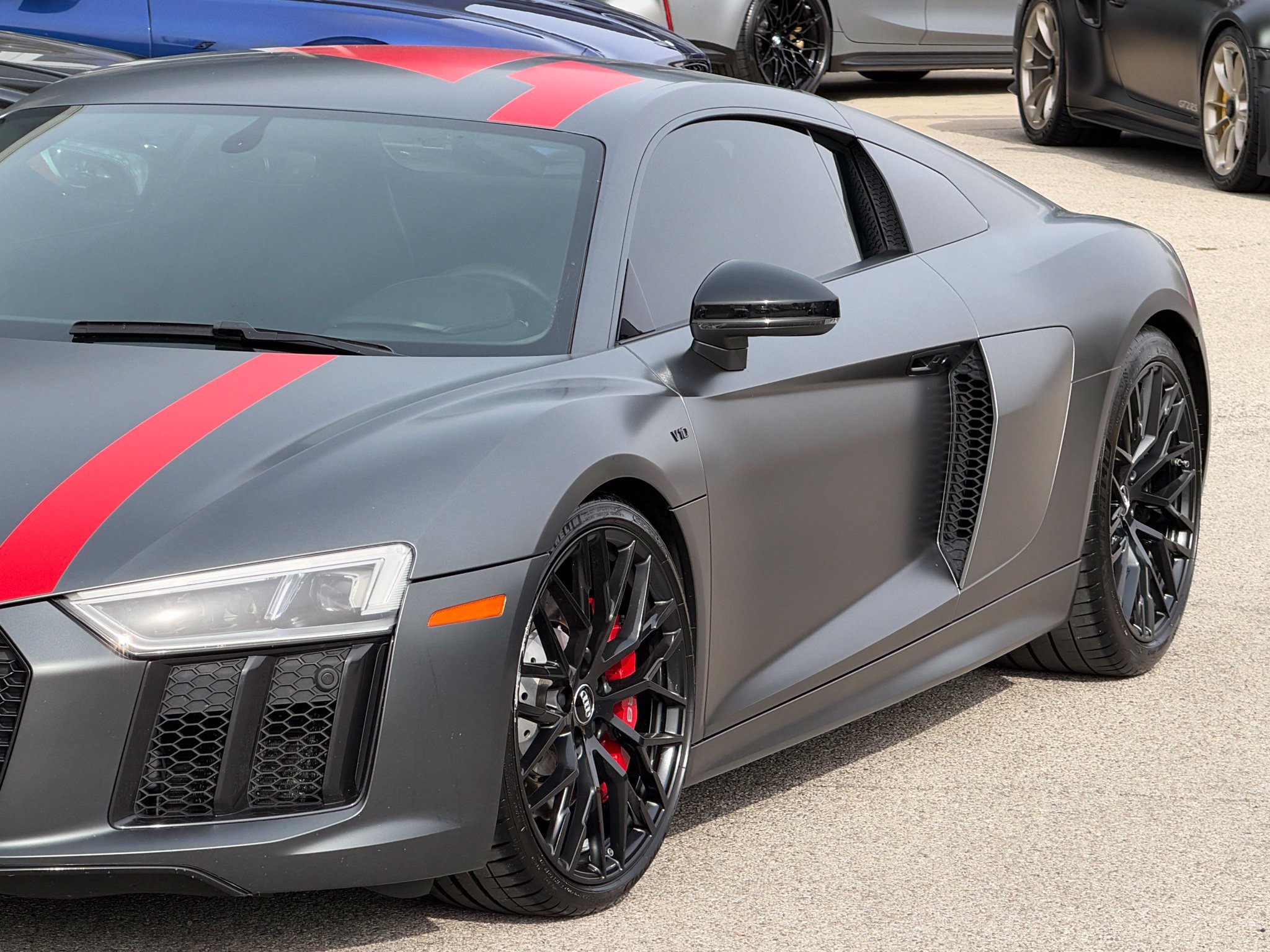 Used 2018 Audi R8 V10 w/ Premium Package RWD image 12